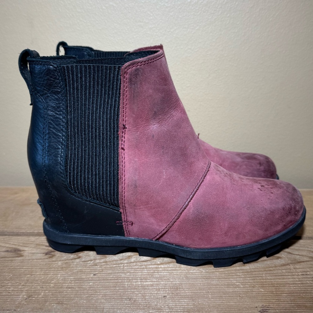 Sorel Joan of Arctic Wedge II Chelsea Ankle Boots - Black/Maroon - Women's 9
